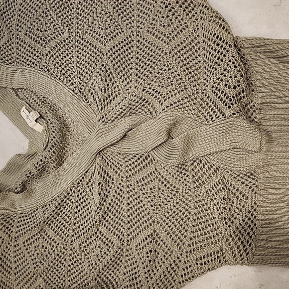 Top - Picture 4 of 4